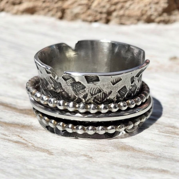 New Spinner Ring, Meditative, Fidget Friendly, Sterling Silver, Size 6.5 - Picture 1 of 3
